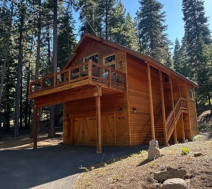 11913 Snowpeak Way