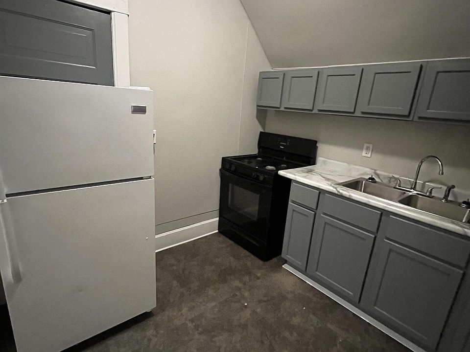 1st image of 4524 Magoun Ave APT 2F