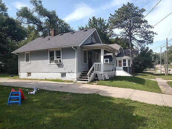 5th image of 611 S Henrietta Ave