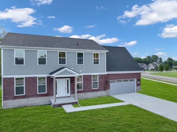 27 Capital Dr, Marysville, MI 48040