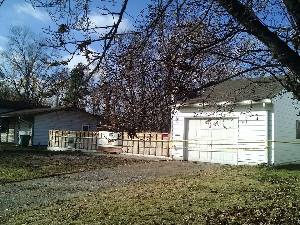 1st image of 213 Lincolnshire Blvd
