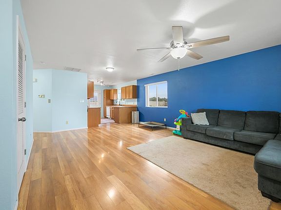 3rd image of 444 Pear Ln