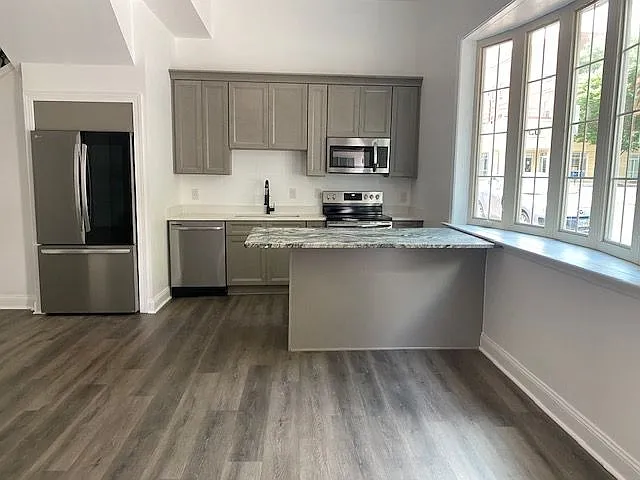 Hancock St — Photo 1