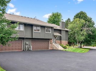 8326 Oakview Ct N, Maple Grove, MN 55369