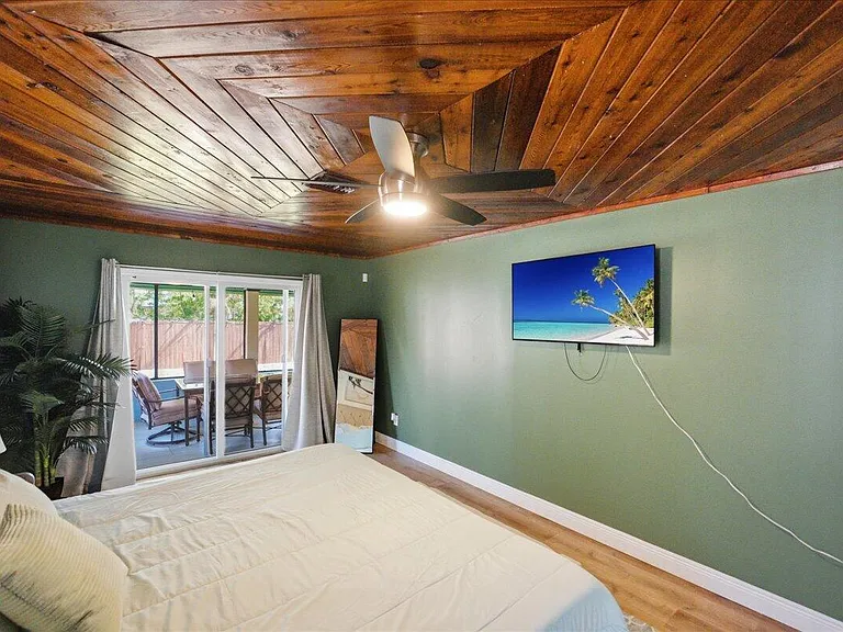 1326 SW Bartell Ave — Photo 24