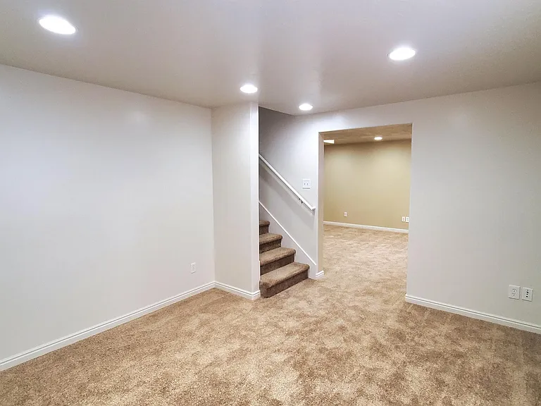 483 E Apple Blossom Ln — Photo 24