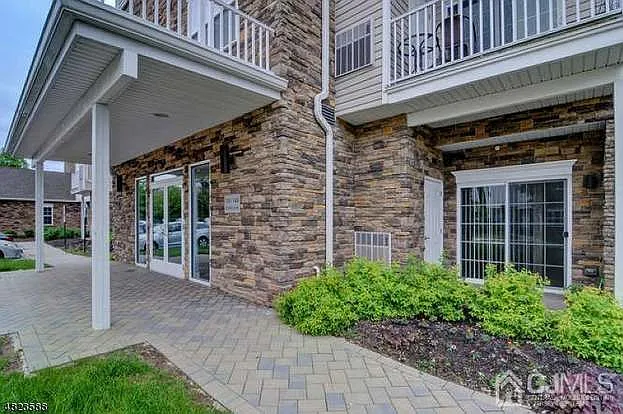 331 Pond Ln — Photo 76