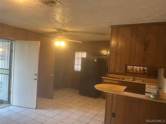 5th image of 4029 Brighton Rd