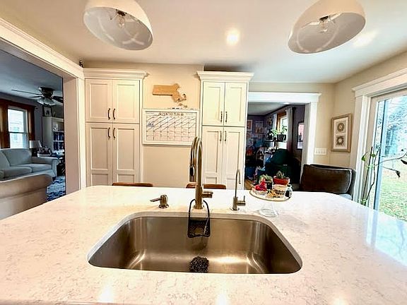 5th image of 4 Samoset Ct