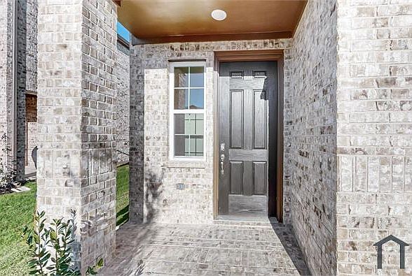 1st image of 716 Portina Dr