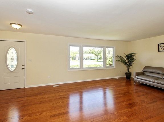 2nd image of 1043 Blackhawk Dr