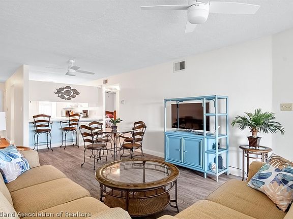 5th image of 405 Stephen Dr