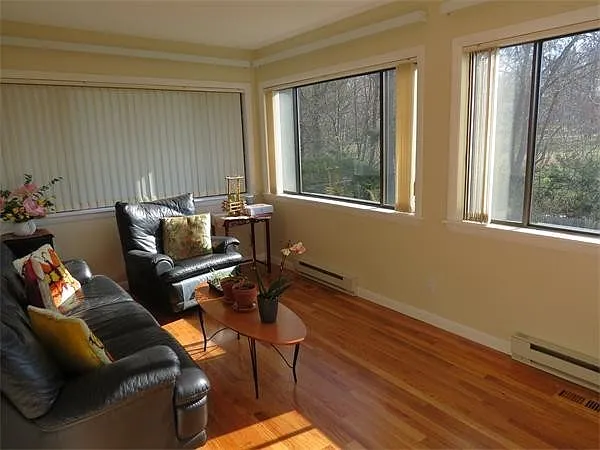 121 Andrew St — Photo 7