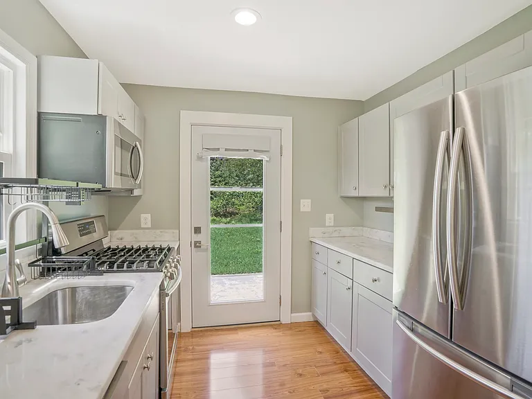 6024 Rixey Dr — Photo 16
