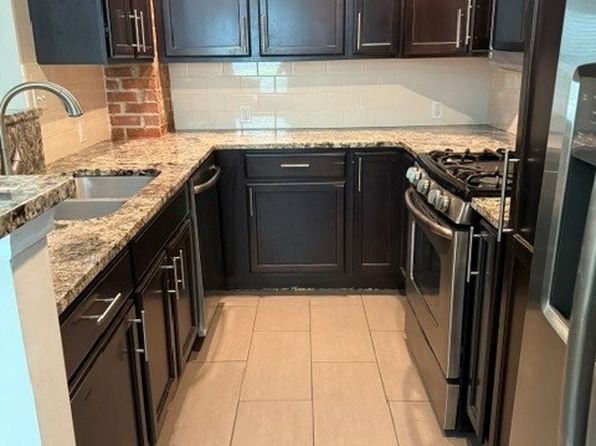 307 NW 27th St