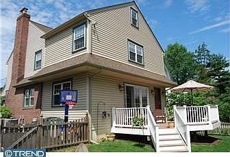 2nd image of 2439 Whitby Rd
