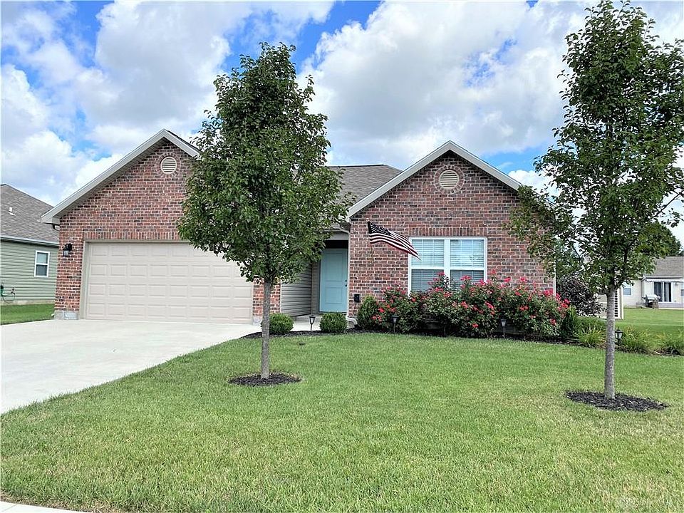 1st image of 105 Hill Cir