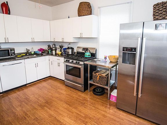 2nd image of 2818 N Ashland Ave APT 2