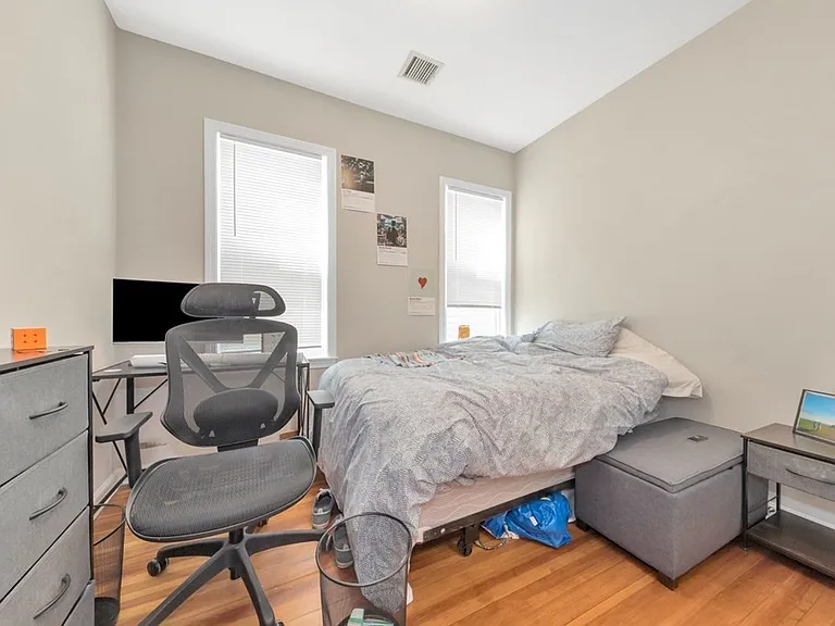 228 Calumet St #2 — Photo 7