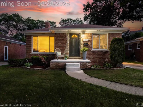20216 Anita St, Harper Woods, MI 48225