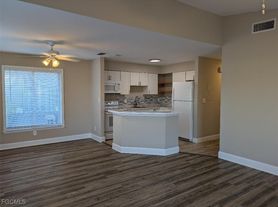 214 Hancock Bridge Pkwy, Cape Coral, FL