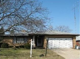 708 S Carney Ave, Waukegan, IL 60085