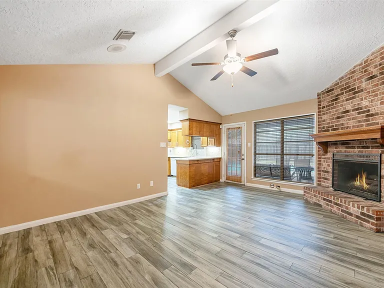 123 Ballantrae Ln — Photo 5