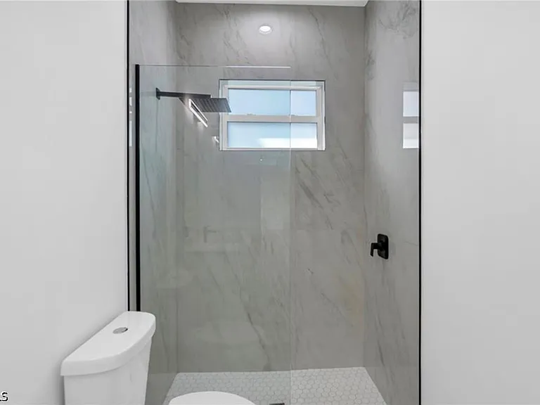 133 West Dr — Photo 25