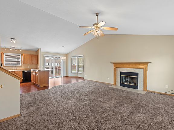 3rd image of 1160 Valley Dr