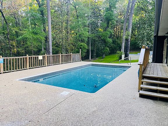 3rd image of 292 Wynnwood Cir