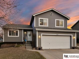 18027 Sunridge St, Omaha, NE 68136