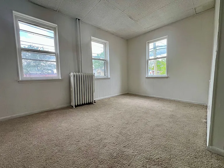 Clifton Ave 1001 — Photo 17
