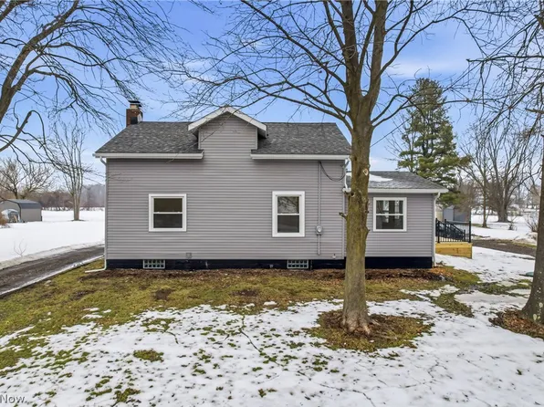 4241 Greenville Rd, Cortland, OH 44410