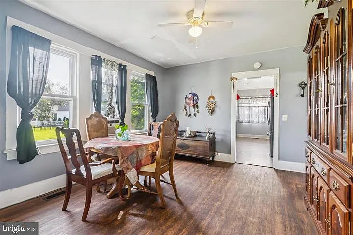122 Penn St — Photo 12