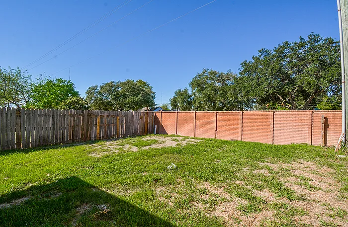 16518 Monte Carlo Ln — Photo 27