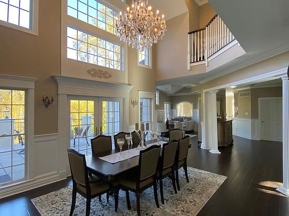 5th image of 720 Foxtail Ct