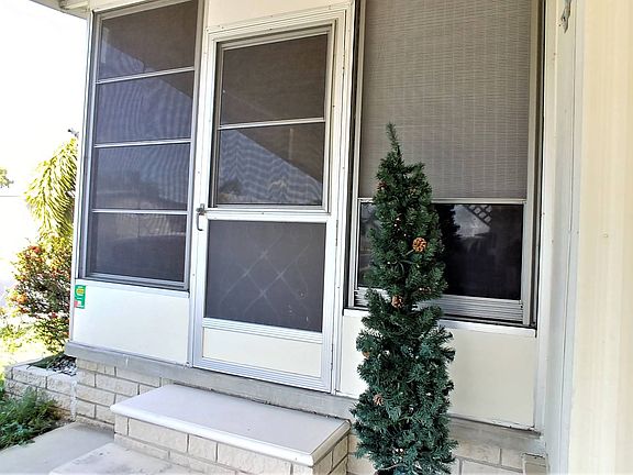 4th image of 86 Sunrise Ave