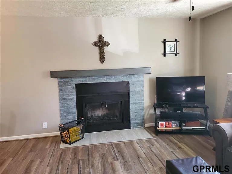 2201 Scarborough Dr — Photo 9
