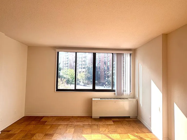 2201 L St NW #205 — Photo 5