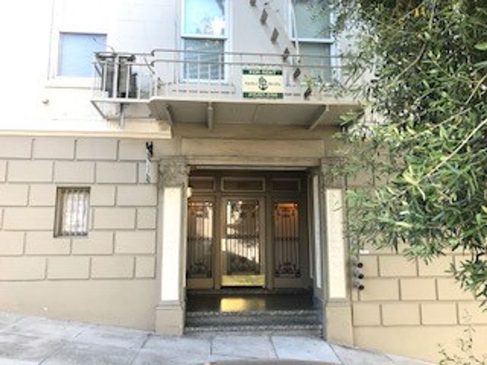 1st image of 1930 Sacramento St APT 6