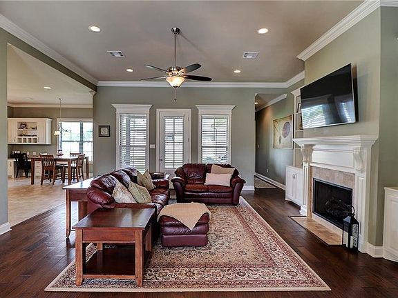 4th image of 6107 Myrtle Bay Way