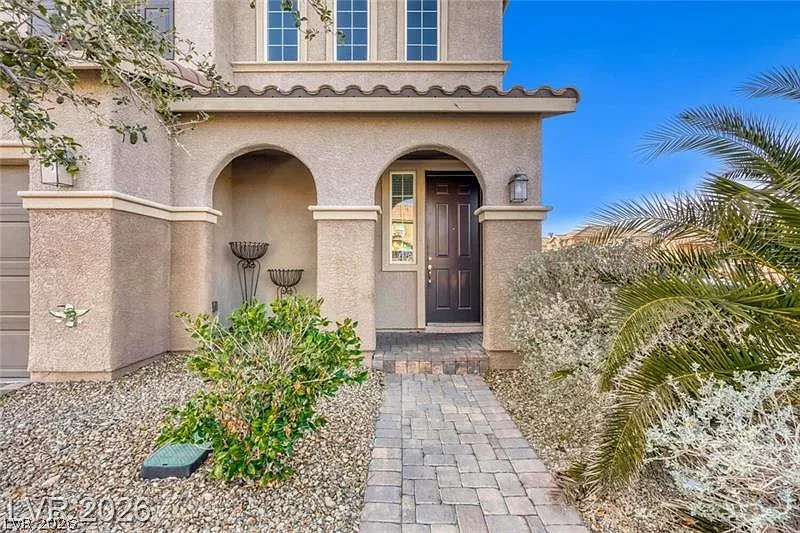 4 bed, 2.5 bath, 2838 sqft, $2,850 — Photo 2