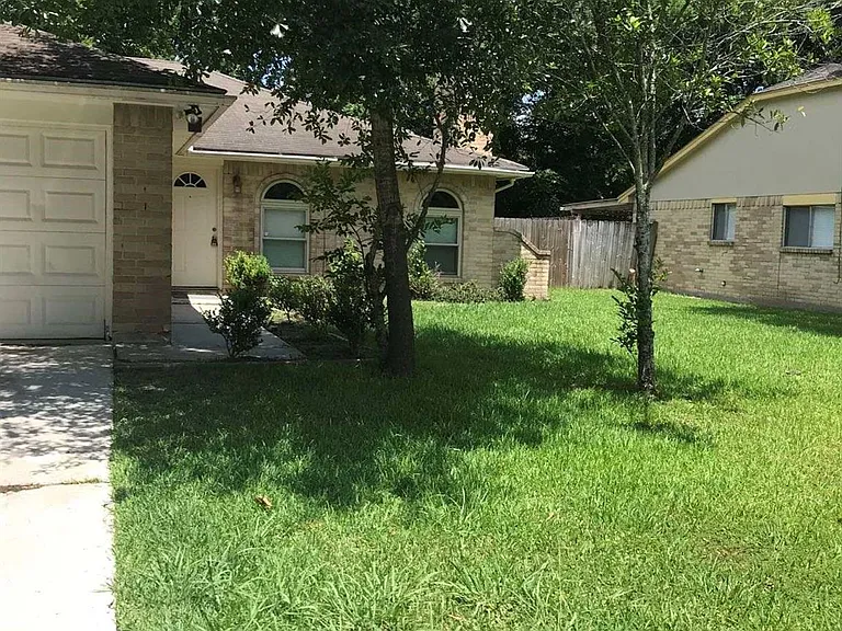 23238 Wintergate Dr — Photo 1
