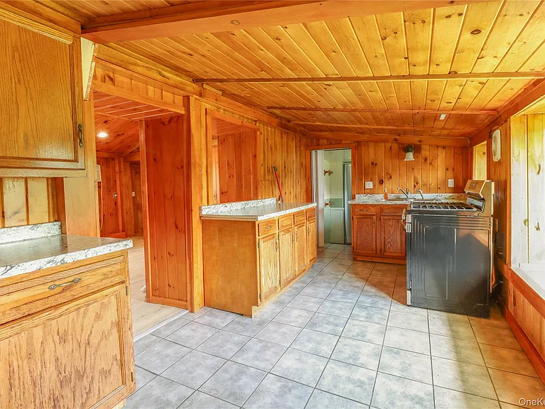86 Carpenter Rd — Photo 10