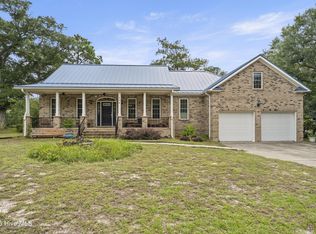 106 SE 1st St, Oak Island, NC 28465