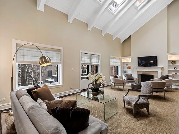 3rd image of 327 W Belden Ave #3