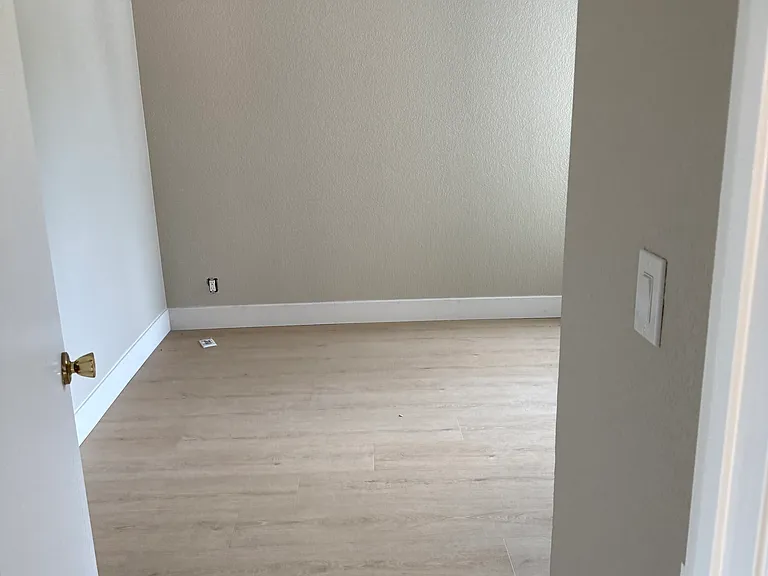1573 Redfield Ct — Photo 23