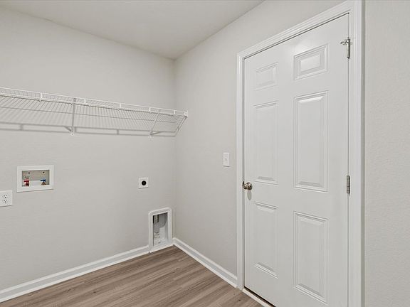 3rd image of 106 Ivy Bank Dr