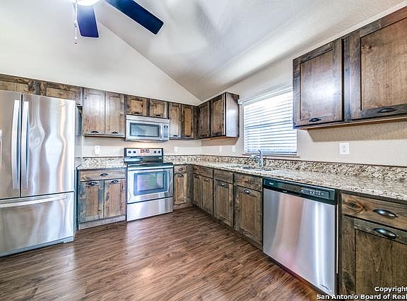 5th image of 903 Cypress Dr