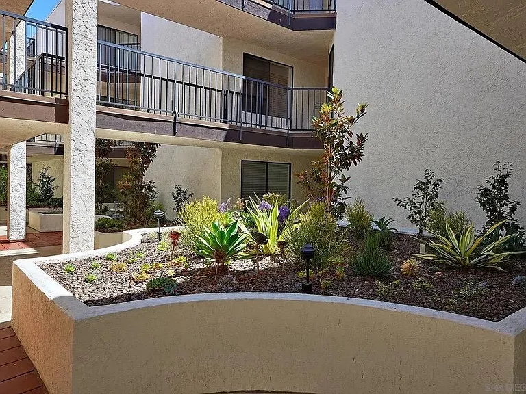 La Jolla Garden Villas common areas